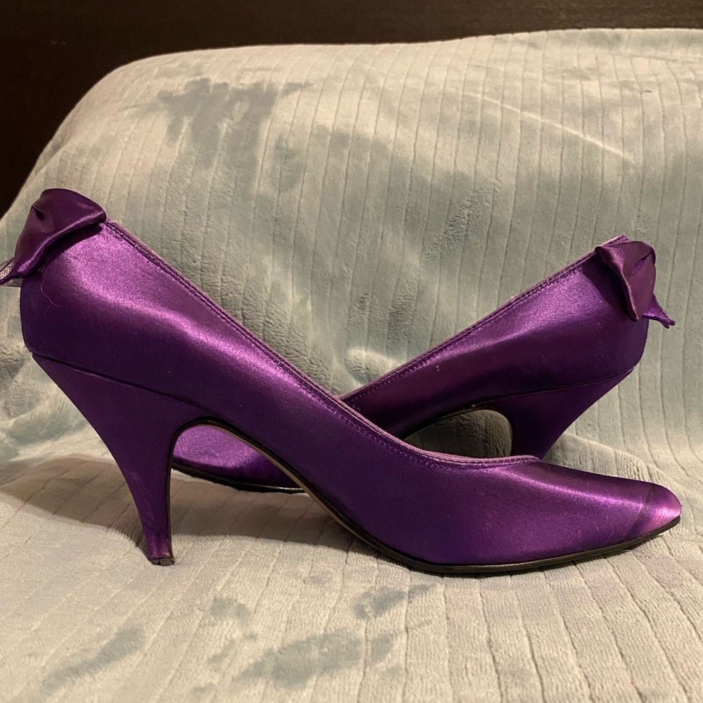 Purple satin heel shoes. Short heal. Bridal